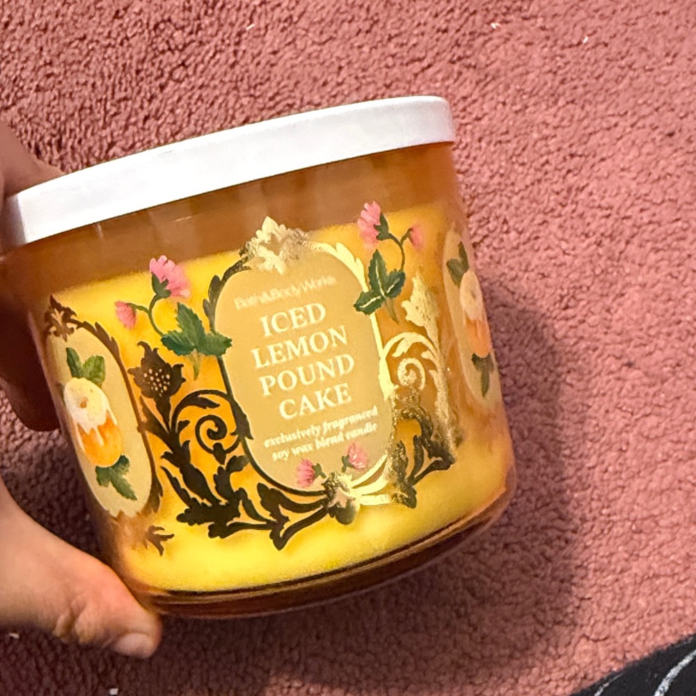 New Bath & Body Works Iced Lemon Pound Cake Body Cream - Yellow